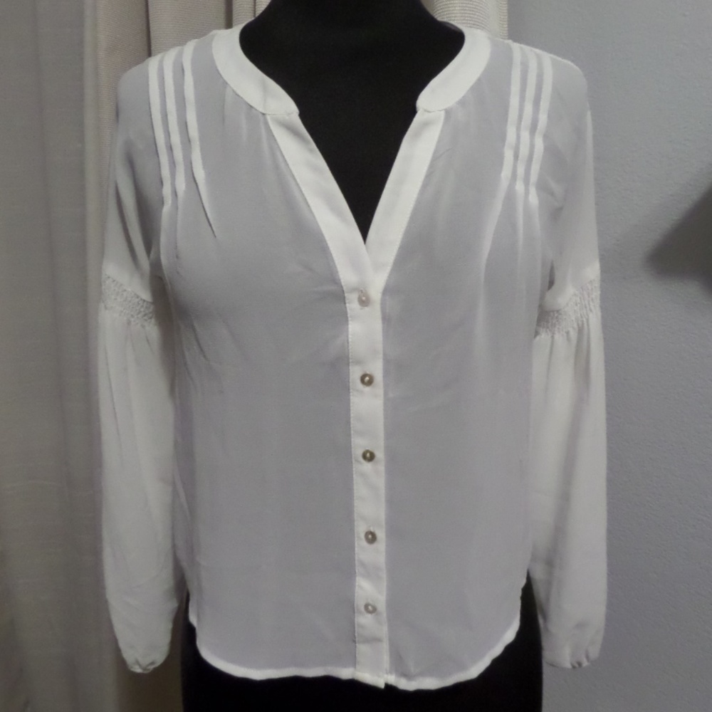 🌵LOVE CULTURE Size S WHITE Blouse Women  🌵